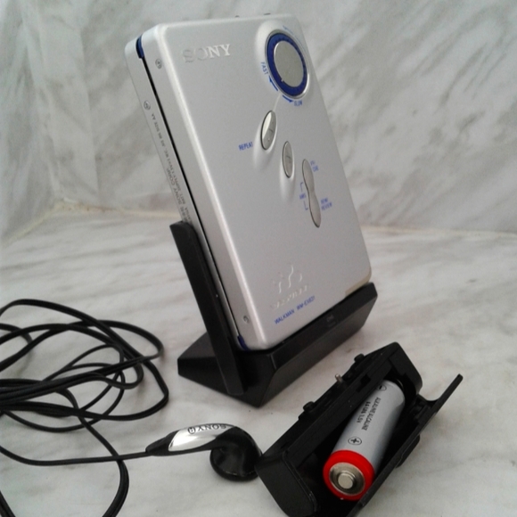Sony Other - SONY WM-EX631 Cassette Player with AA battery pack/Charger Full working Silver